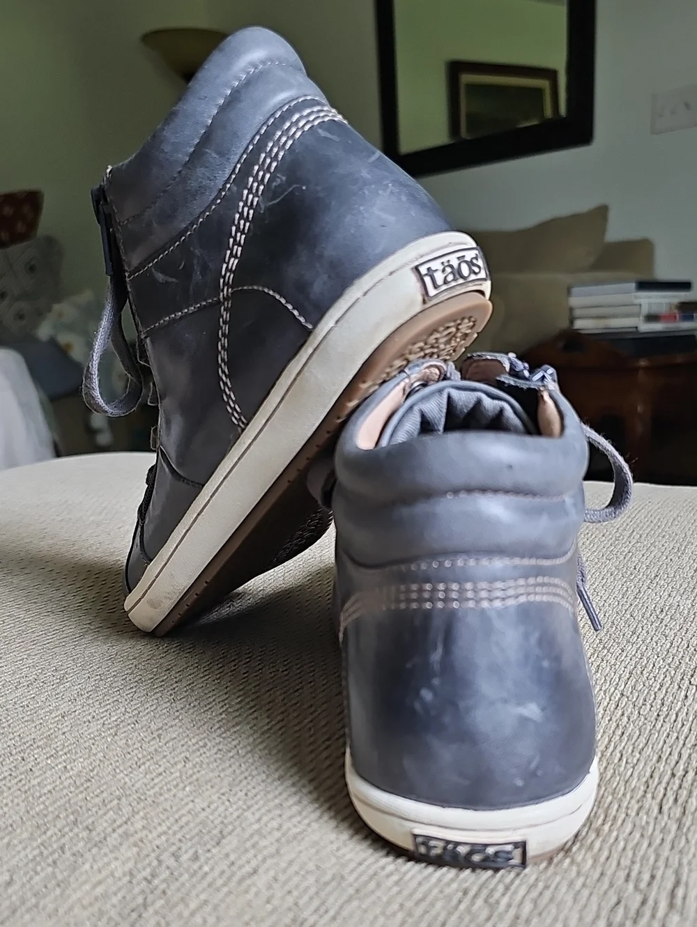 Taos, Leather Sneakers, Distressed, Insoles, Side Zipper, Gray, Womens Size 6.5